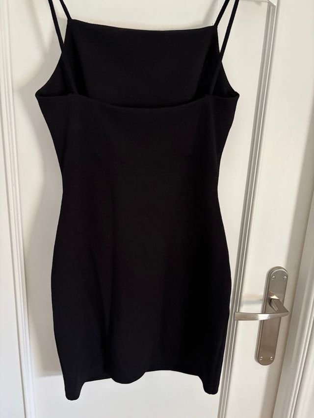 Vestido negro de tirantes Mango