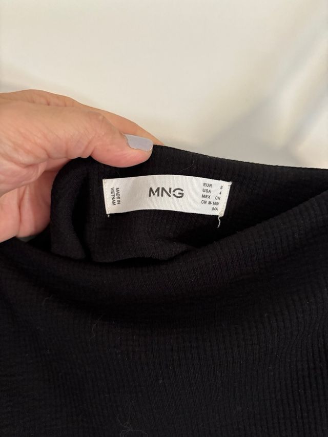 Vestido negro de tirantes Mango