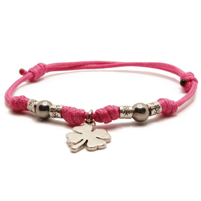 Pulsera de hilo rosa con colgante de trébol