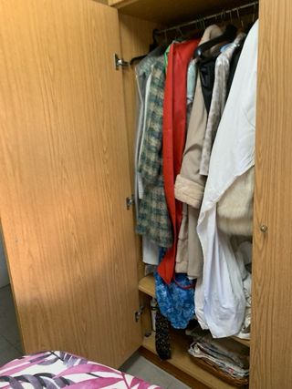 Armario madera marrón