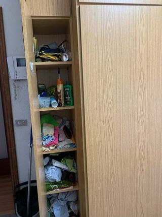 Armario madera marrón