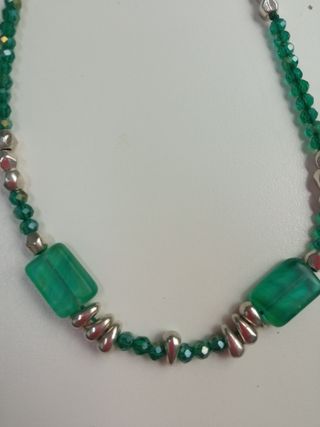 Collar verde esmeralda 