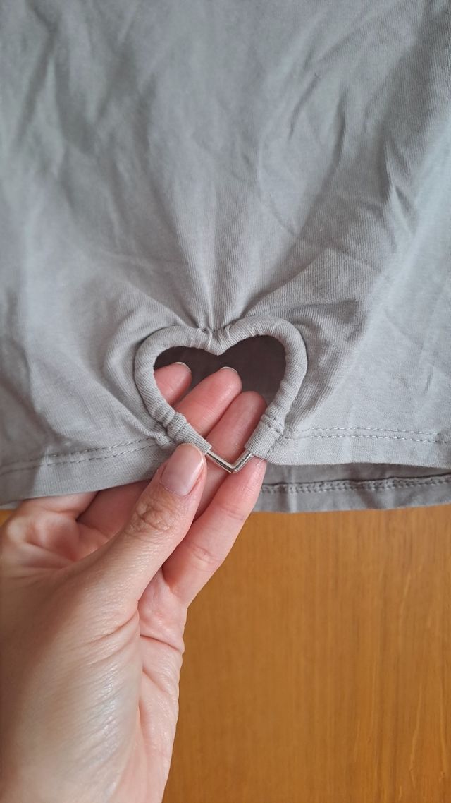 Top corto grigio cuore taglia M