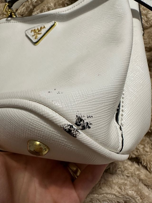 Bolso Prada blanco elegante