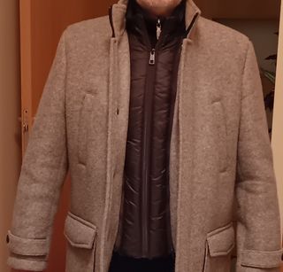 Abrigo beige, con pechera desmontable, Rob. Verino