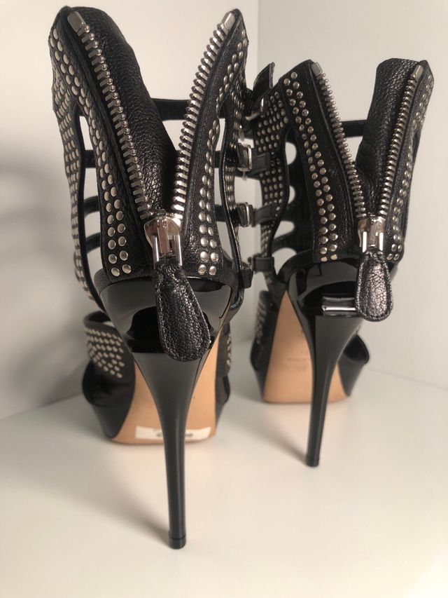 Sandali Emilio Pucci neri con borchie