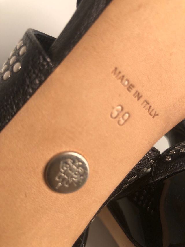 Sandali Emilio Pucci neri con borchie