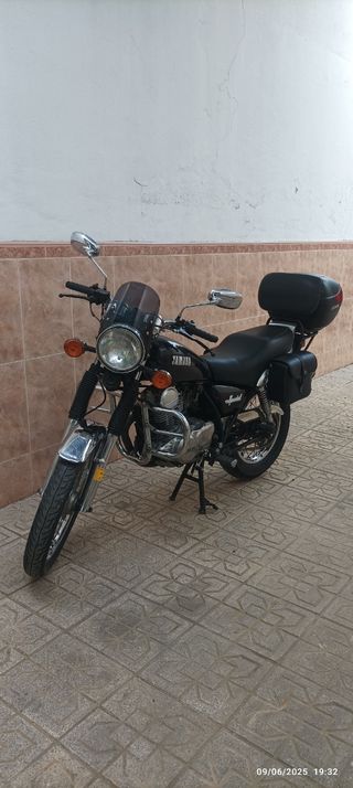 Yamaha Especial 250cc con muchos extras.