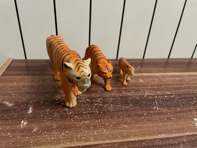 Animali plastica: zebre & leoni