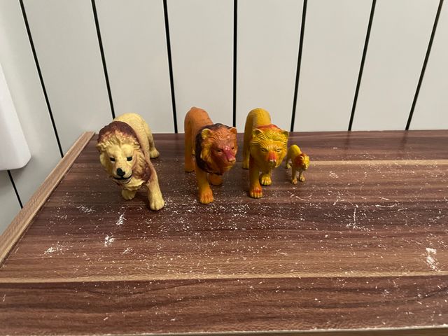 Animali plastica: zebre & leoni