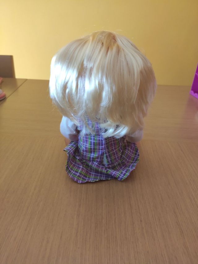 Muñeca Nenuco + accesorios colegio