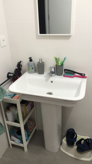 Lavabo porcelana blanco con grifo