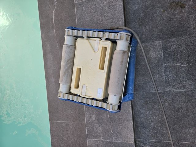 Limpiafondos Aquabot Classic