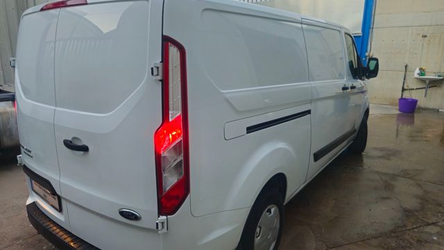 Ford Tourneo Custom 2021