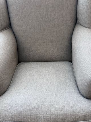 Butaca orejera gris - Estilo clásico