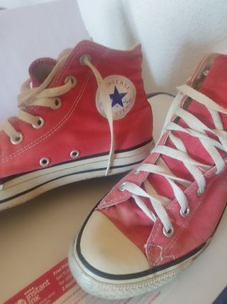 Converse rojas altas + camiseta