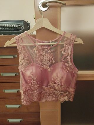 Top rosa bordado