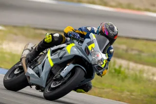 Suzuki GSX-R600 K7, calle y circuito