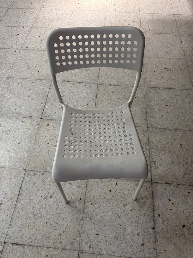Silla blanca ikea