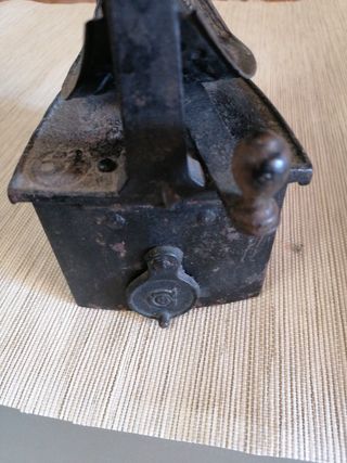 Plancha carbón antigua