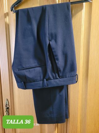 Traje Zara azul marino