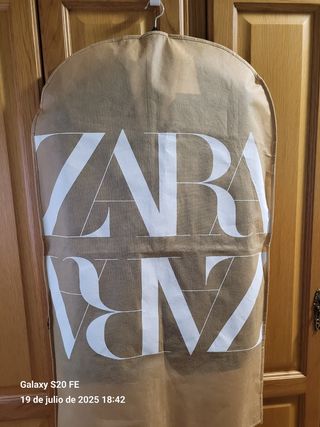 Traje Zara azul marino