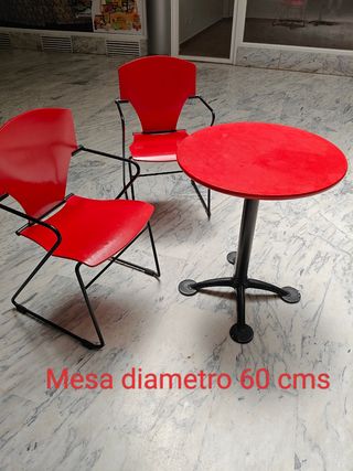 Sillas- mesas rojas. Bajada de precio, ultimos dia