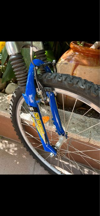 Bicicleta montaña Decathlon amarilla