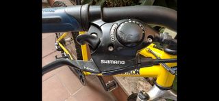 Bicicleta montaña Decathlon amarilla