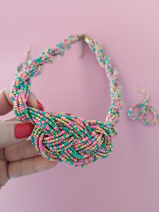 Collar y pendientes multicolor