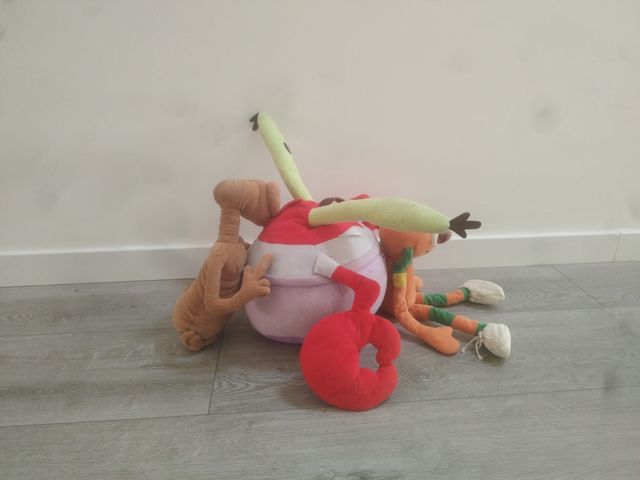 3 Peluches: Mic , Señor cangrejo y ET