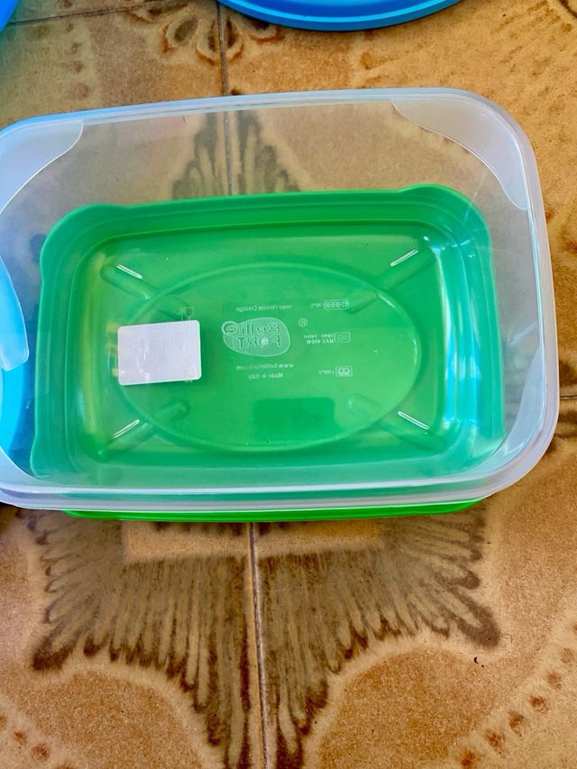 Set contenitori plastica - blu e verde