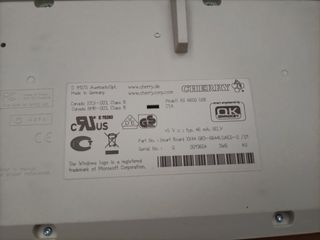 Teclado CHERRY USB blanco con lector tarjetas