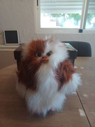Vintage. Caja con peluche Gizmo Gremlins