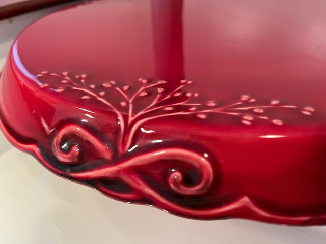 Cake stand de cerámica roja