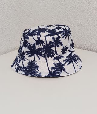 Gorra pescador reversible azul y blanca