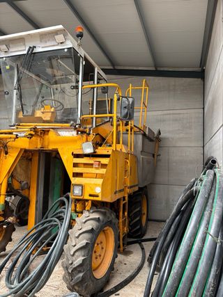 Vendimiadora autopropulsada usada