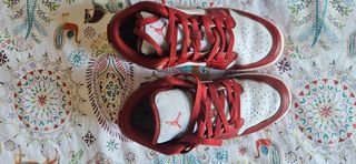 Zapatillas Nike Jordan rojas y blancas niños