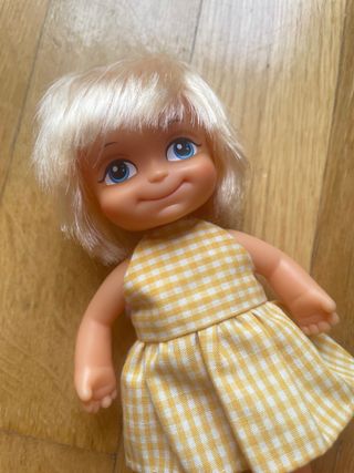 Muñeca estilo barriguita antigua