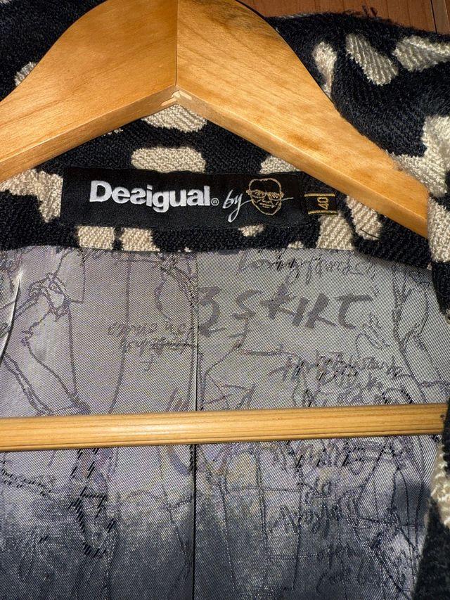 Abrigo Desigual blanco y negro