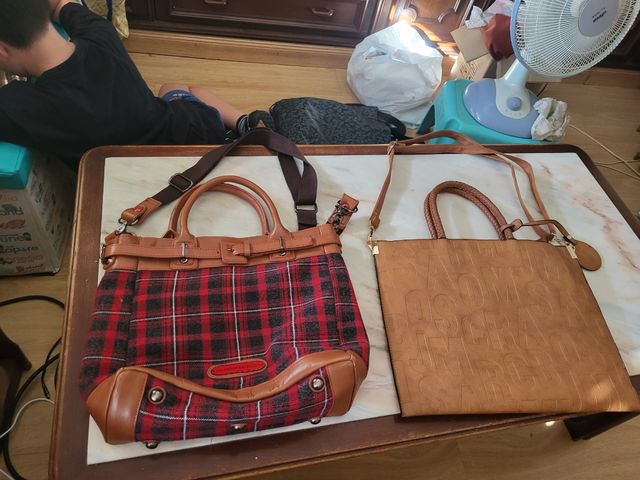 2 borse grandi - marrone e rosso