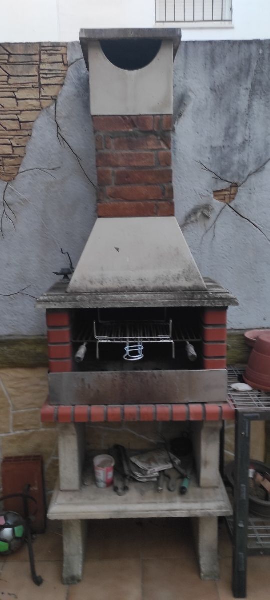 Barbacoa exterior de piedra