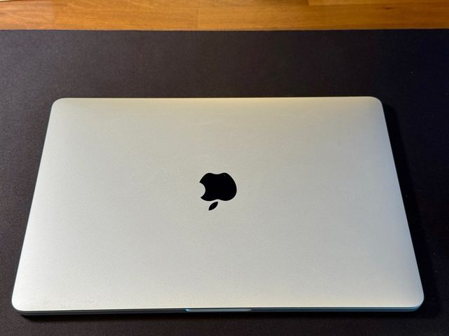 MacBook Pro 13” 2018 i5 500GB en perfecto estado