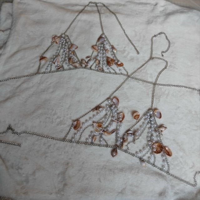 2 Bikinis Shein con perlas de mar y conchas