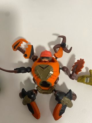 Ready2Robots: 6 Robot, 10 muñecos y armas