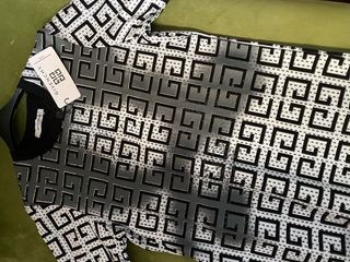 Camiseta Givenchy - Negra y Blanca Sin estrenar