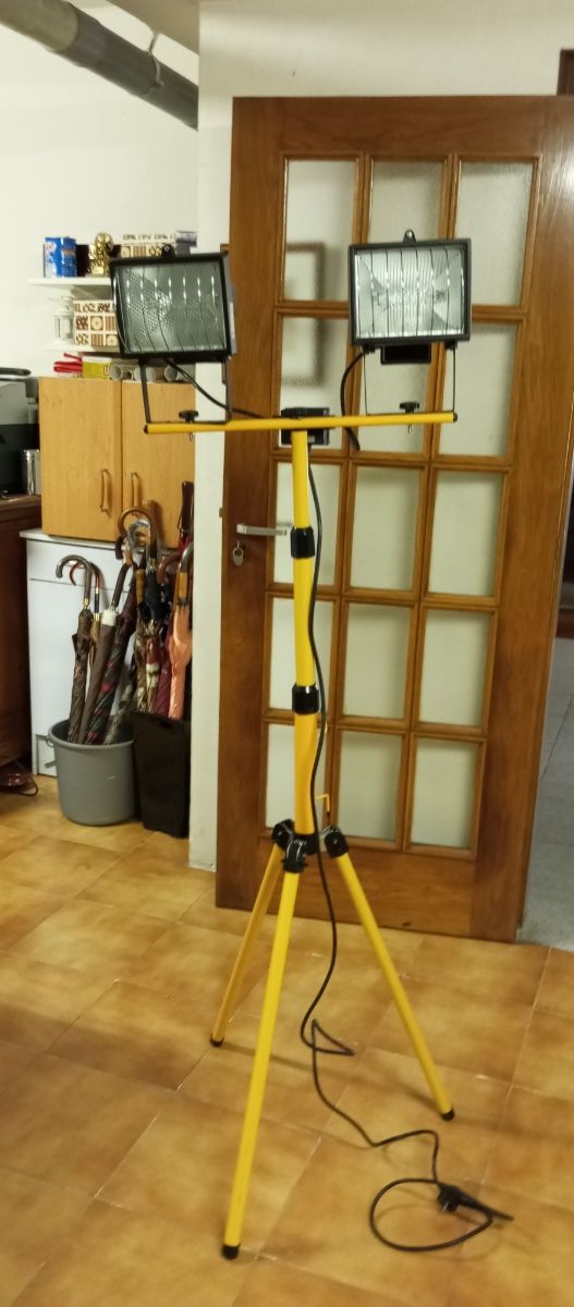 Focos halógenos trípode - 2 unidades Es de alumini