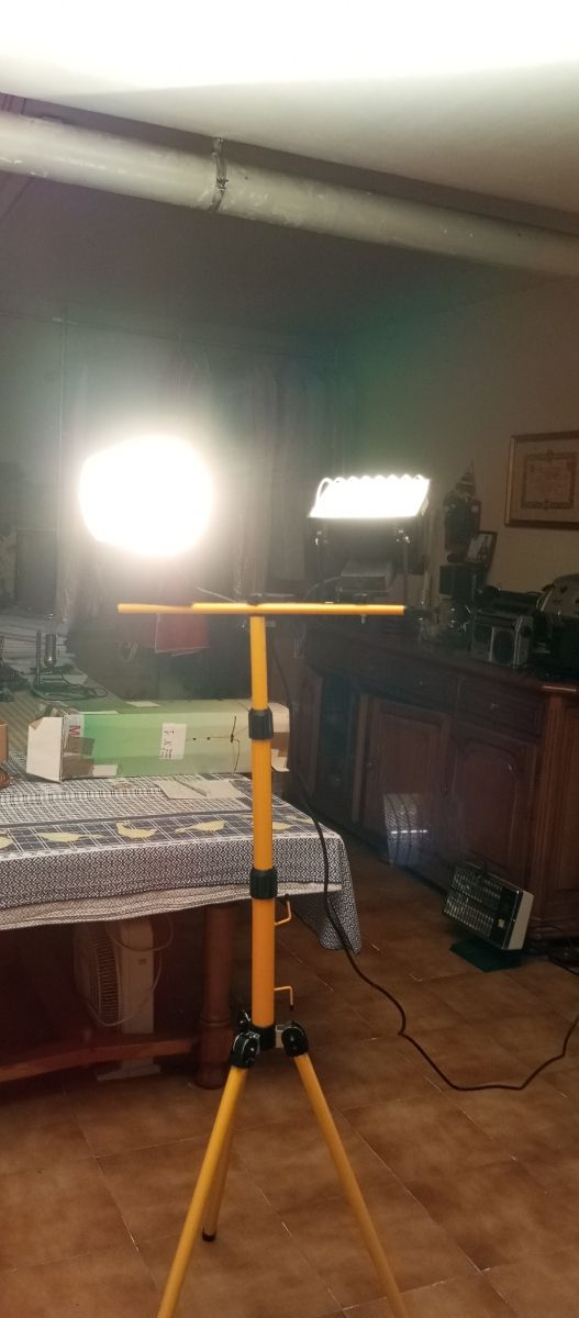 Focos halógenos trípode - 2 unidades Es de alumini