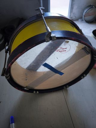 Tambor amarillo v