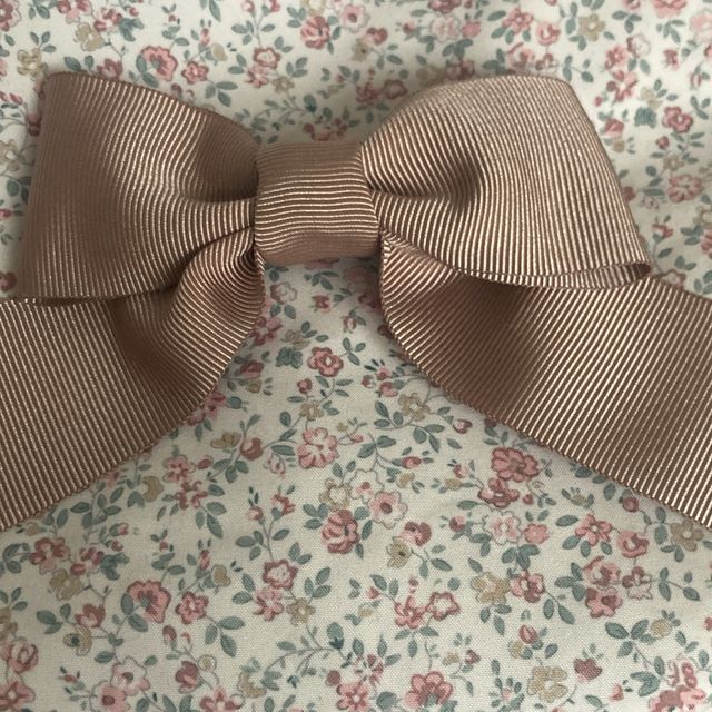 Lazo para el pelo beige